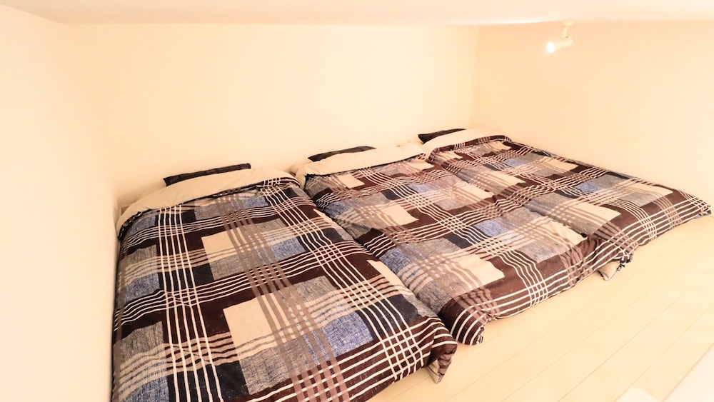 Accommodates Up To 5 People  Rooms With Lofts  A / Naha Okinawa - Okinawa Prefecture, Japan
