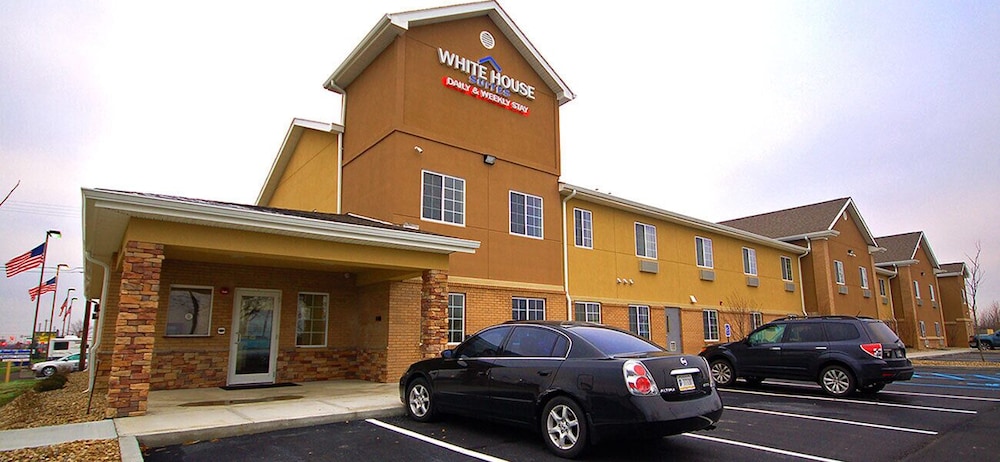 White House Suites - Mooresville, IN