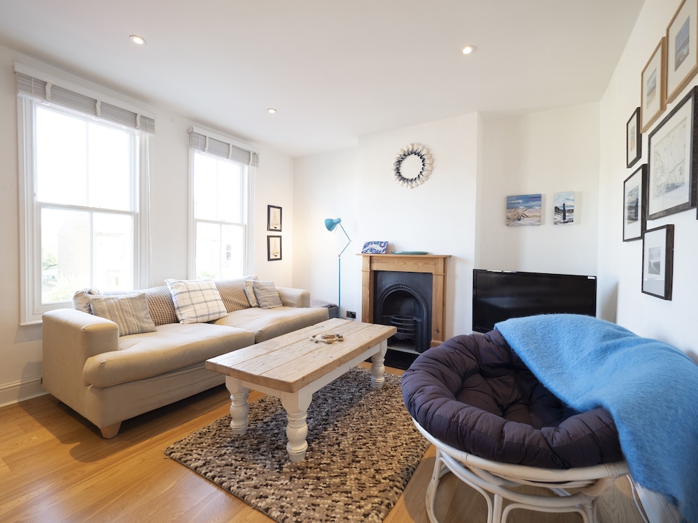Sail Away - 2-bed Apartment By The Beach - Whitstable