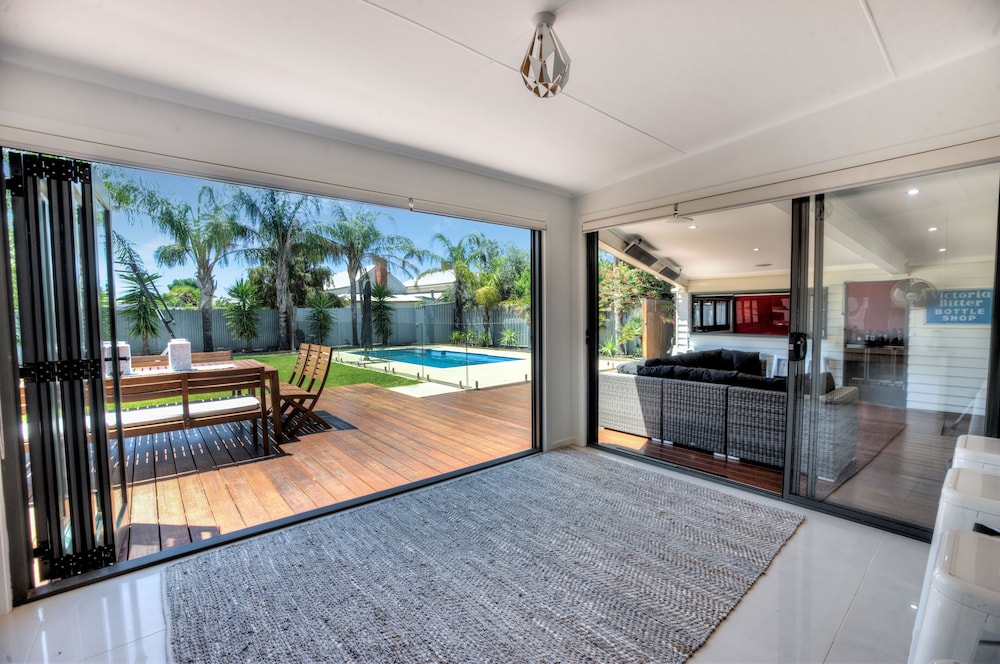 Malibu Palms - 5 Bedroom  Family Home With Pool And Fantastic Outdoor Areas - Echuca