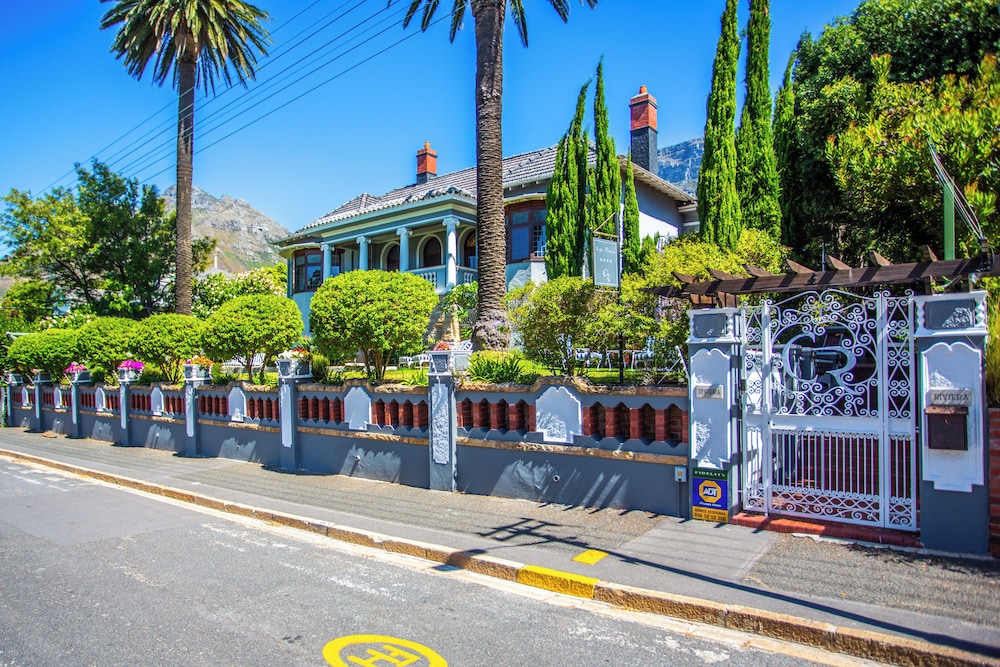 Cape Riviera Guesthouse - Camps Bay