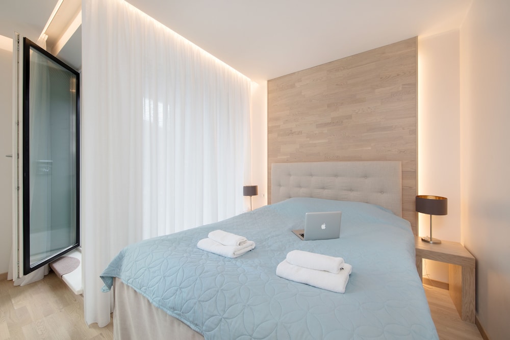 20, Smart Serviced 2-bedroom W/balcony - Tallinn