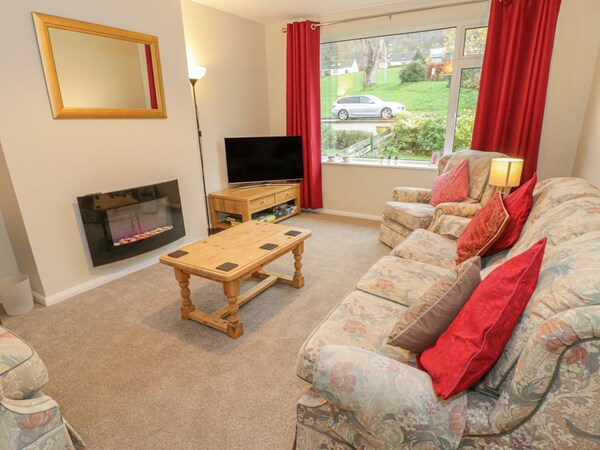 Awelon, Pet Friendly, Country Holiday Cottage In Rhos-on-sea - Colwyn Bay