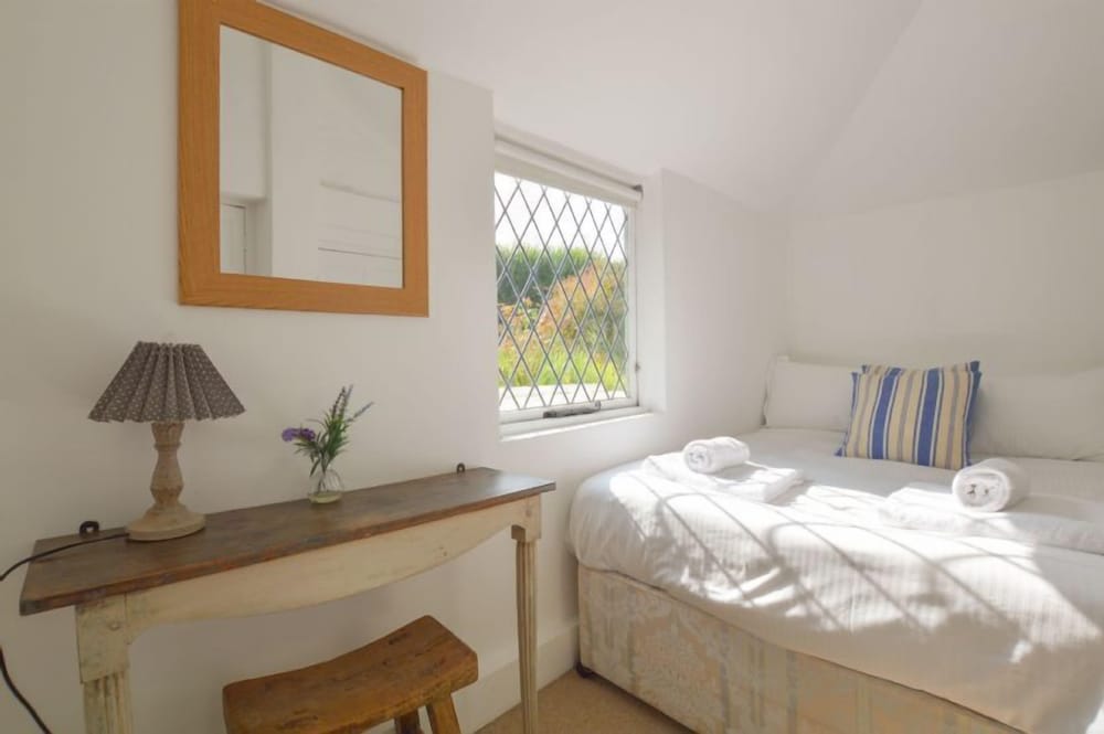 A Spacious, Detached Cottage With Character And Charm, Located In St Agnes. - Perranporth