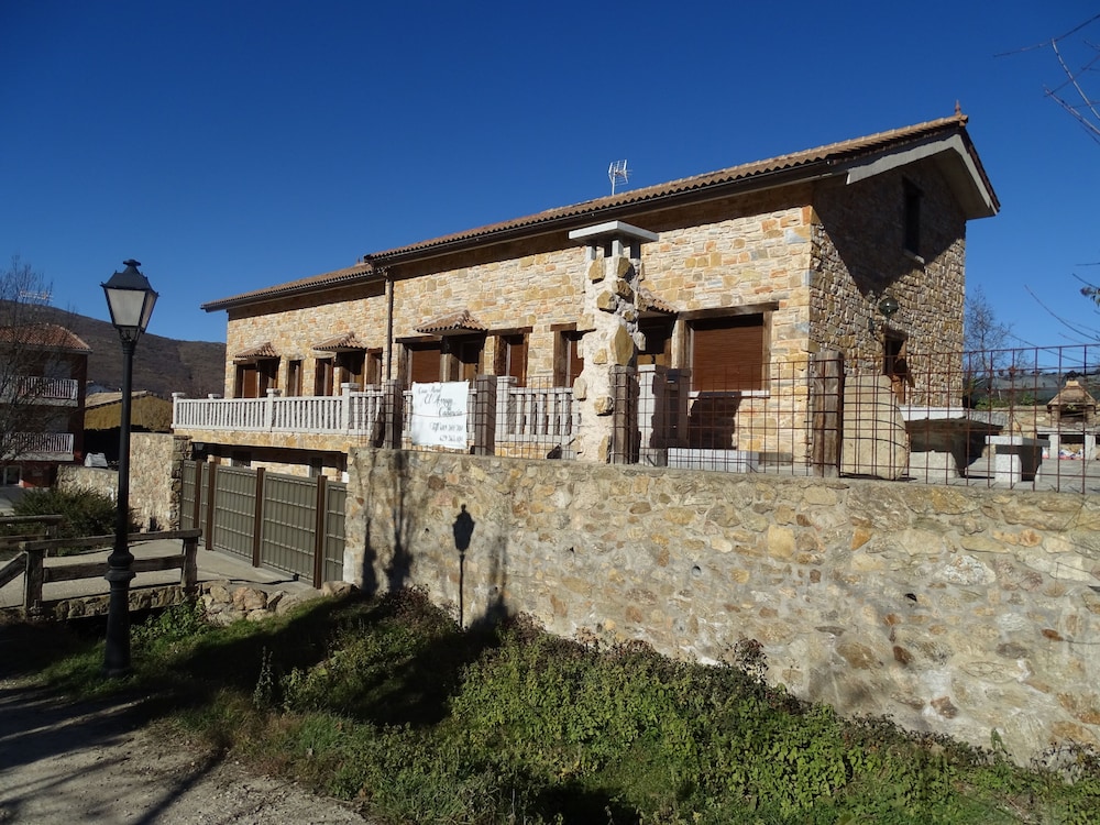 Casa Rural De Piedra I - La Cabrera