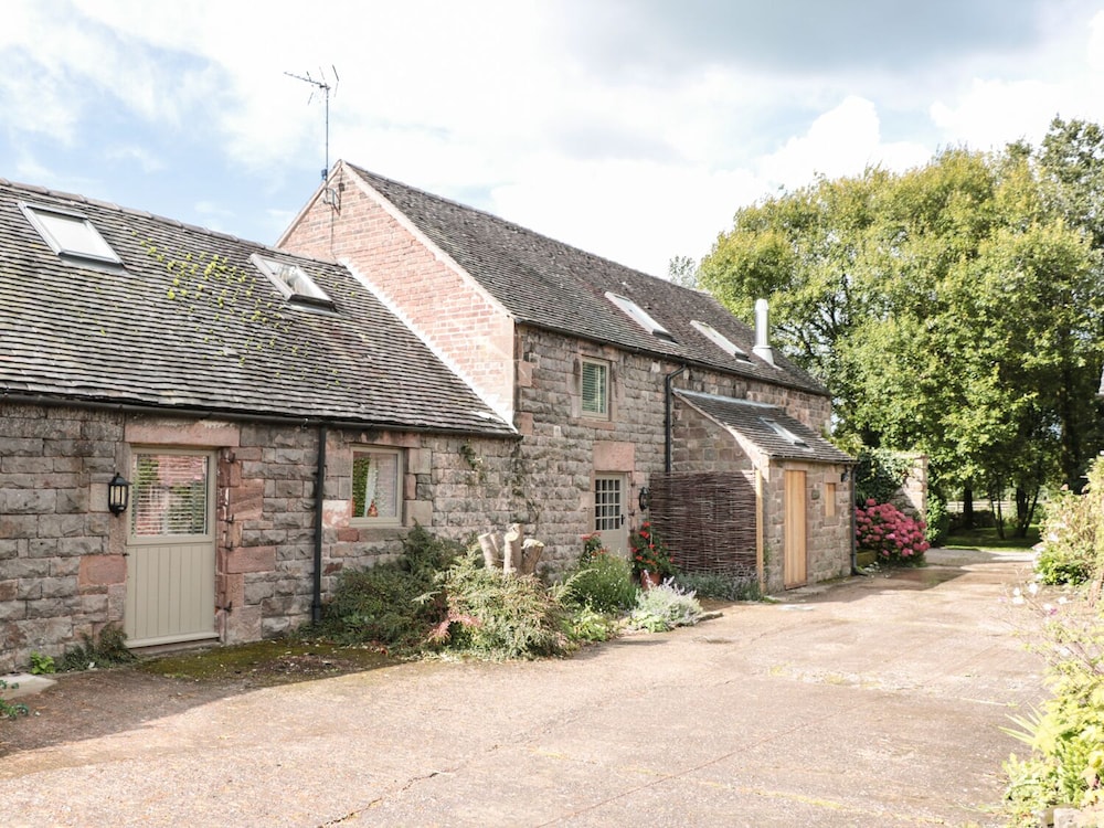 Lee House Cottage, Family Friendly, With Hot Tub In Cheddleton - Cheshire