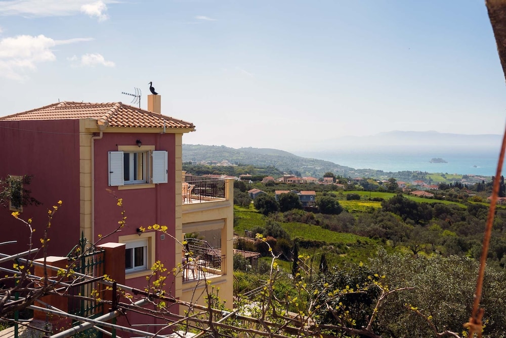 A Villa With Magnificent View Of The Ionian Sea - 凱法利尼亞島
