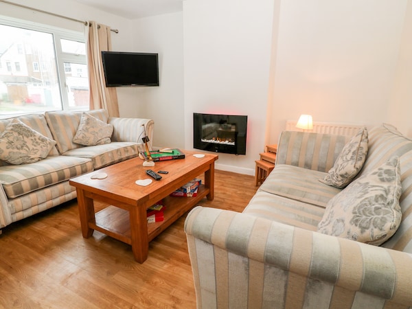 Cranberry, Pet Friendly, Character Holiday Cottage In Bude - Bude