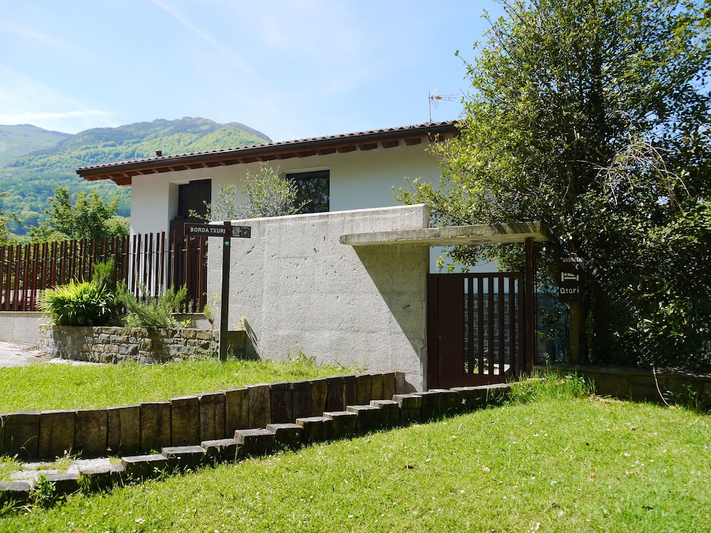 Atari Rural Apartment, In The Aralar Natural Park - Basque Country
