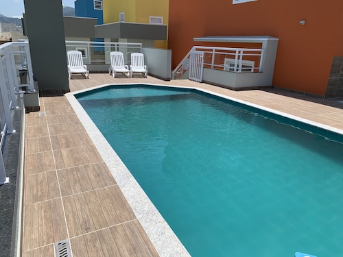 Itagua Prime Area Apartment: Sauna Pool Air Cond Wi-fi Barbecue Elevator - Ubatuba