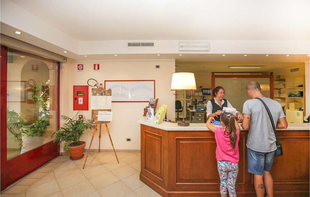 Appartement De Vacances Dans Une Résidence Avec Piscine Commune Dans La Localité De Scarlino, Dans L - Follonica