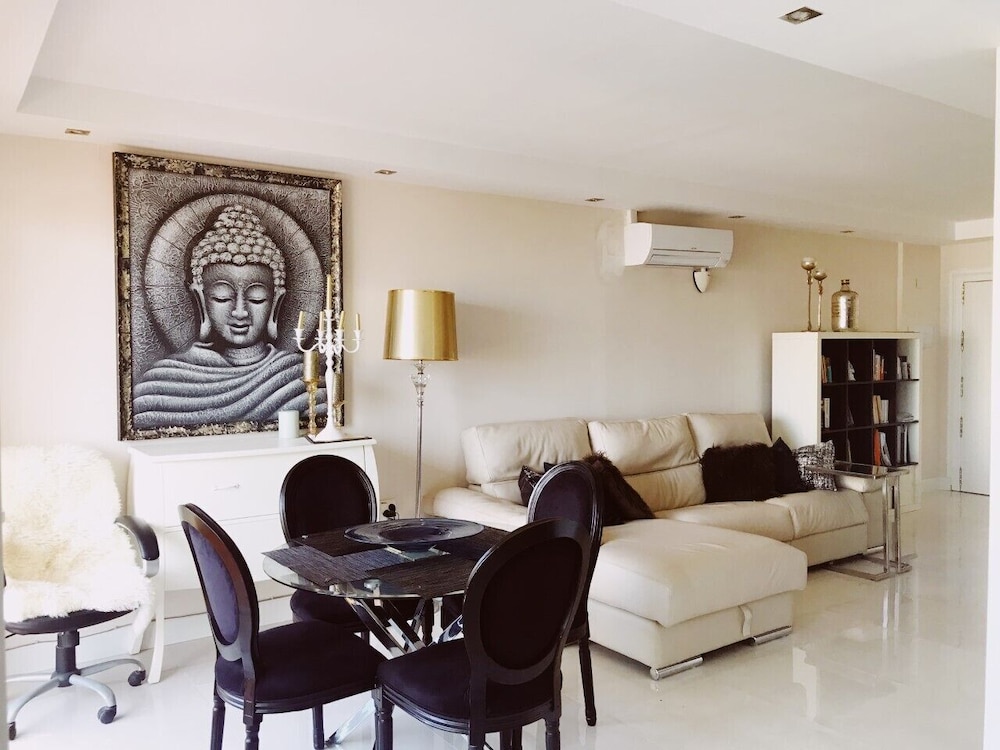 The White Apartment: Luxury, Beach and Design - El Puig