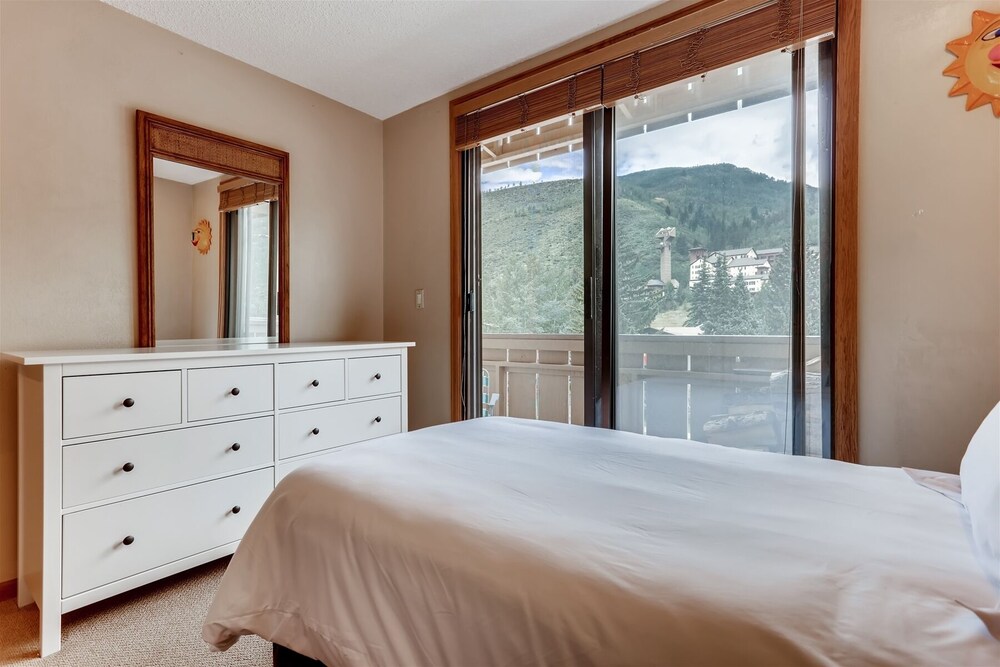 131 W Meadow Dr., Scorpio #403, Vail Village - Near Lifts, Wood Burning - Vail, CO
