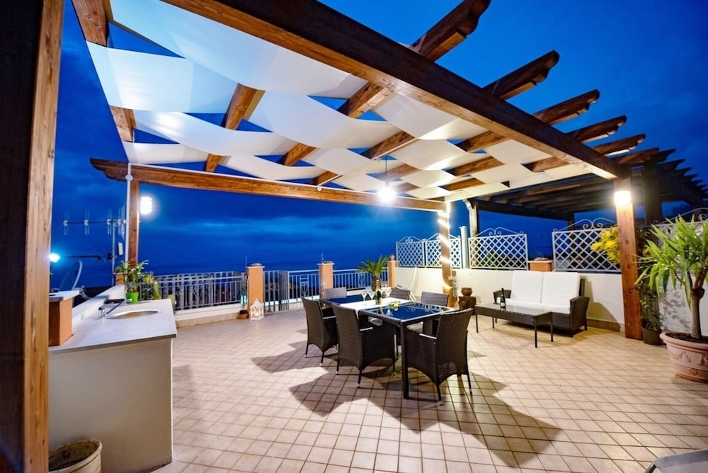 - Sunset Penthouse - Penthouse Panoramique Avec Vue Sur La Mer - Resort Avec Piscine - Calabre