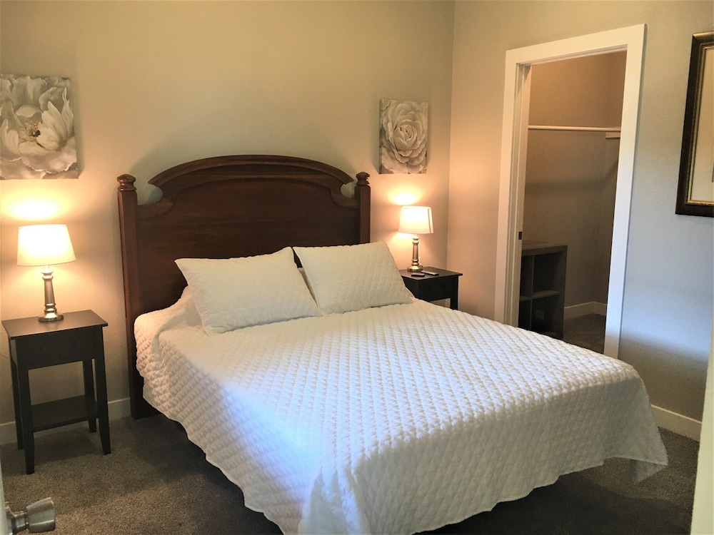 New Listing ~ The Cliff House A In Mcminnville, Oregon's Wine Country - McMinnville