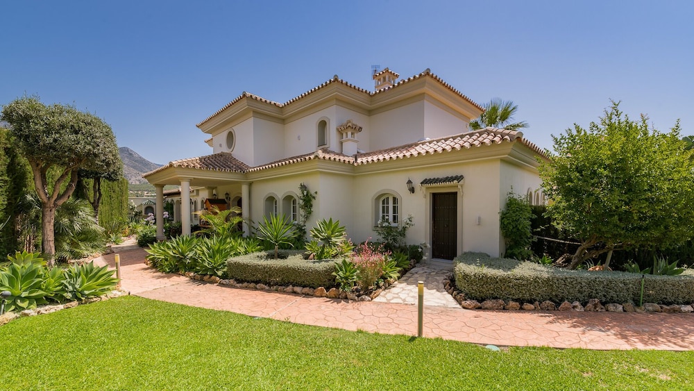 Marbella Golden Mile Family  Villa. With Pool Sea & Mountain Views - 巴努斯港