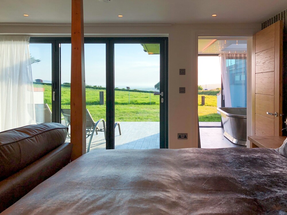 Sun Seeker - Cornish Sea View Luxury Apartment - Widemouth Bay