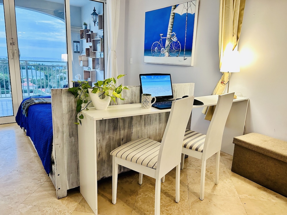Modern, Big Balcony! Ocean View Suite - Turks and Caicos Islands