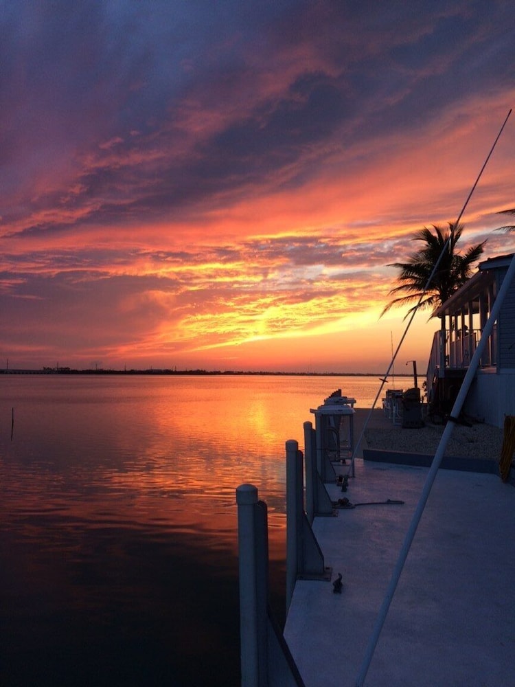 Belle Vue Sur L'océan Avec 35 'Digue Privée, 80' Piscine Chauffée, Hottub - Florida Keys