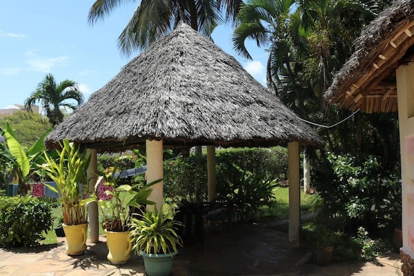 Villa De Luxe à Diani Beach Avec Piscine Et Chef - Diani Beach