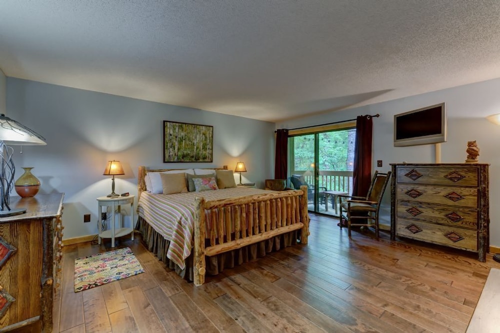 Kenneys Glen - Cozy Townhome With Amenities! - Cashiers, NC