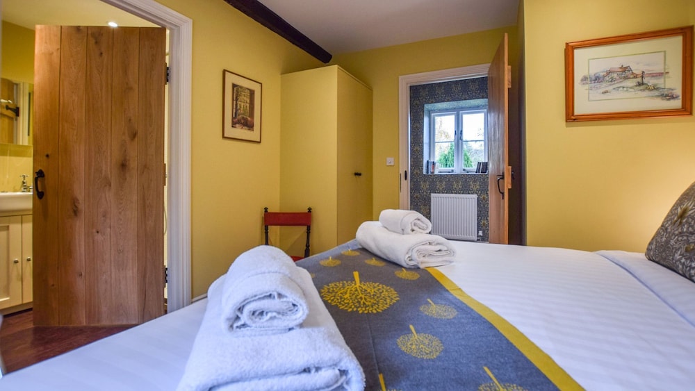 A Sudeley Castle Cottage That Sleeps 8 Guests  In 4 Bedrooms - Winchcombe