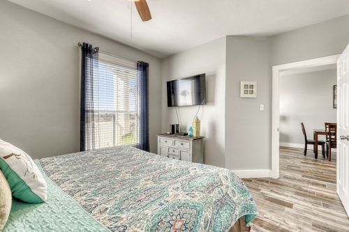 ¡Nuevo Listado! Condominio Renovado Con Piscina Compartida / Jacuzzi / Sauna - ¡2 Cuadras De La Playa! - Corpus Christi, TX