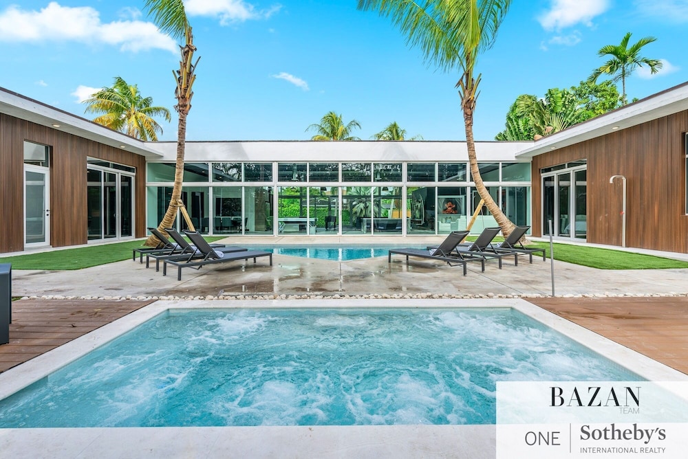 Villa Cristal 6 Chambres 6. 5 Salles De Bain Loft Moderne Pour 16 Personnes - Miami Beach, FL