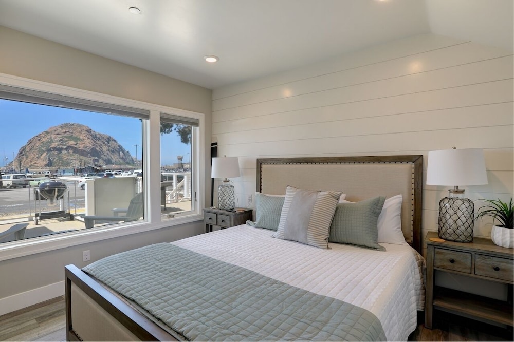 *New* Salty Sister - Suites At Morro Rock - Multiple 1 Bdrm Suite - Morro Bay, CA