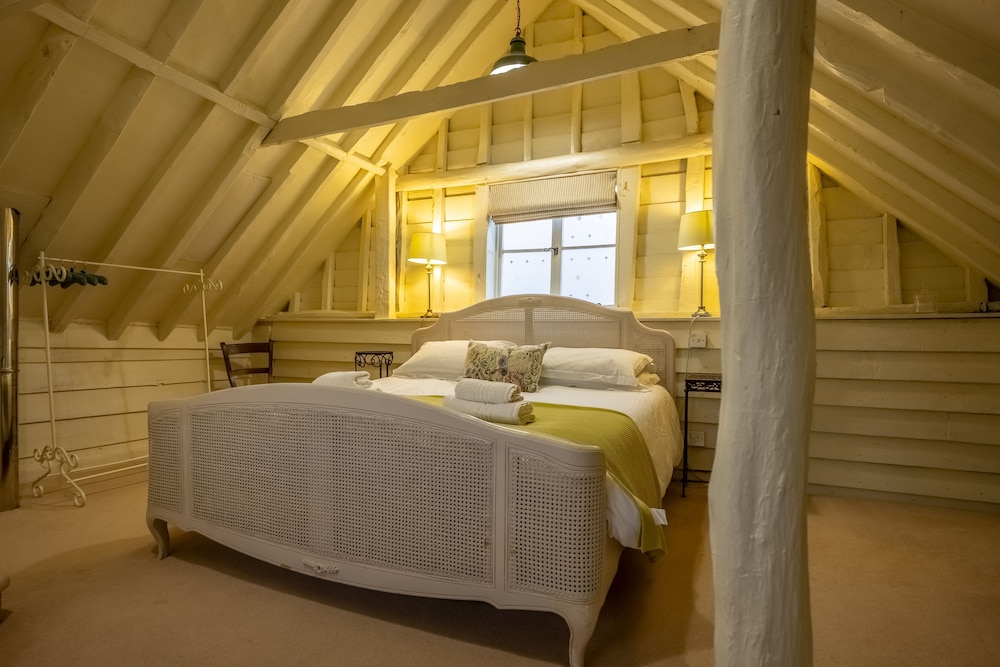 This Charming Former Dairy Has Been Converted Into A Wonderful Hideaway - Framlingham