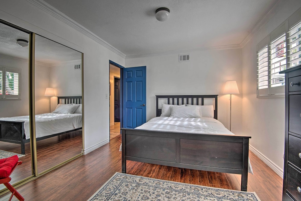 Arcadia Home W/ Sunroom & Deck In Central Location - Rosemead, CA