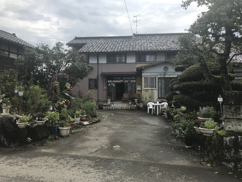 A House With A Rural Garden - 구로베시