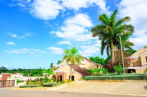 Best large villa rentals in Negril on cozycozy