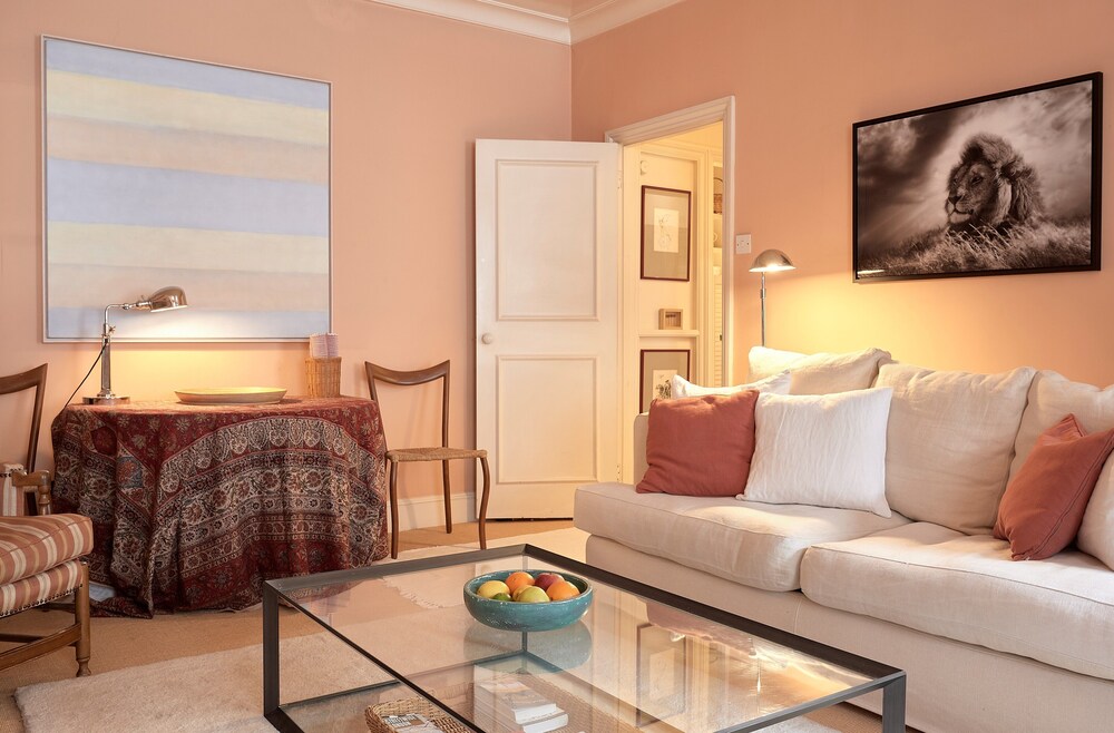 A Perfect Treasure -  Knightsbridge Luxury Mews Apartment - Chelsea