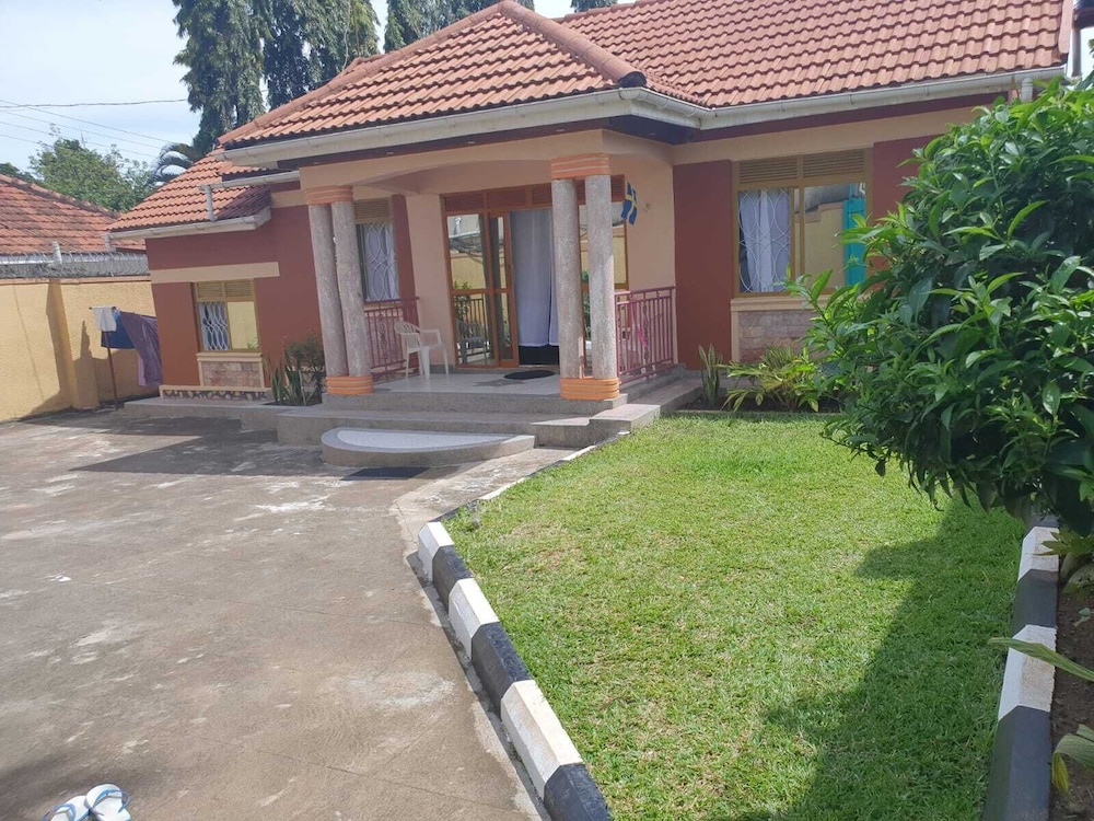 2 Bedrooms, 2 Bathrooms - Kampala