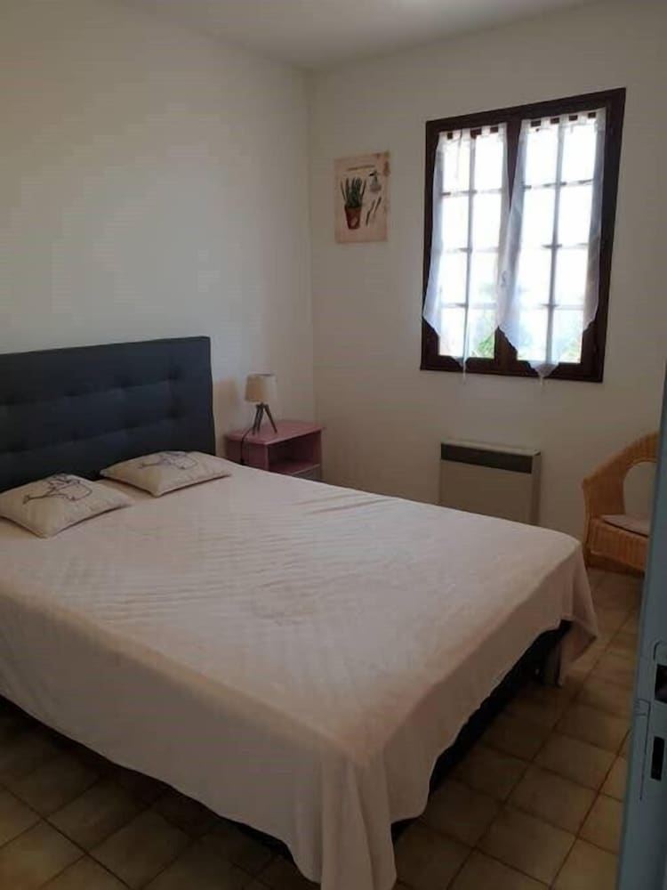 (I) Flat With One Bed Room - Lac d'Esparron