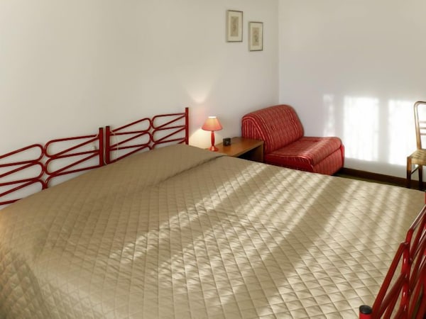 Apartment Bellavista In Bardolino - 4 Persons, 2 Bedrooms - Bardolino