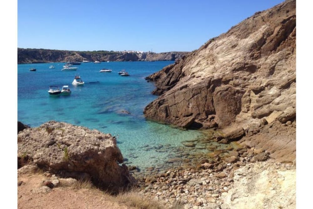 Fantastic renovated aparment with views and pool - Menorca