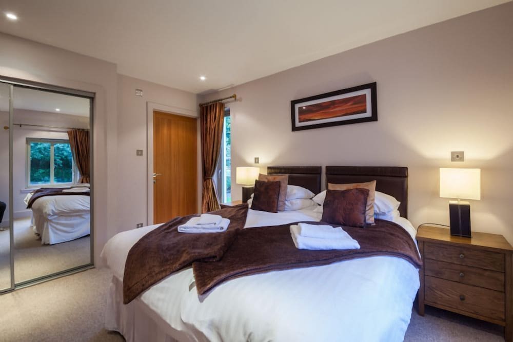 Mains Of Taymouth, Kenmore ~ 4 * Calm Waters - Peut Accueillir 6 Personnes Dans 3 Chambres - Kenmore