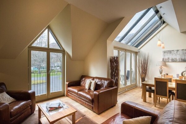 Mains Of Taymouth, Kenmore ~ 4 * Tay View Lodge - Dort 6 Invités Dans 3 Chambres - Kenmore