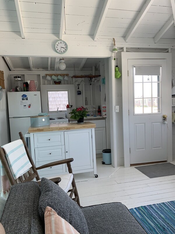 Cottage #28 - Free Standing  Sutton Place Cottage. Private Beach Across Street. - Capo Cod, MA