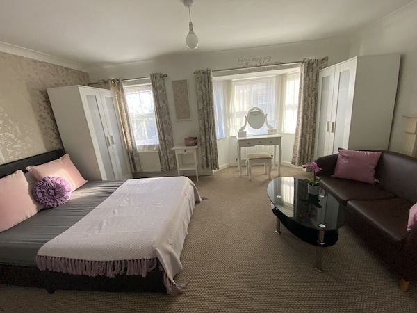 4 Bedroom House In Wellingborough - Wellingborough