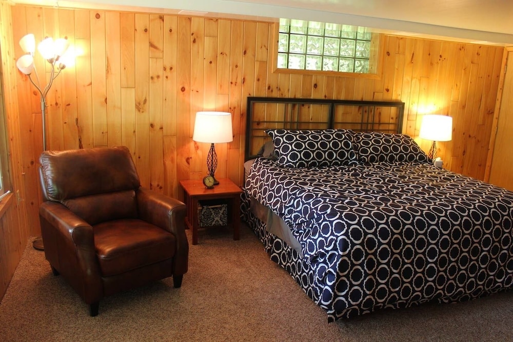 Beautiful, Private Vacation Space. Cabin Feel Right Outside The City! - Duluth, MN