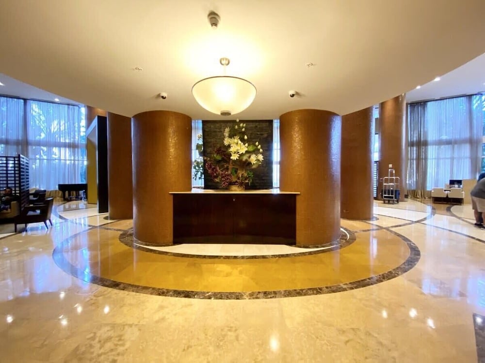 Ocean Front Luxury Suite At Trump Int. Resort - Aventura, FL