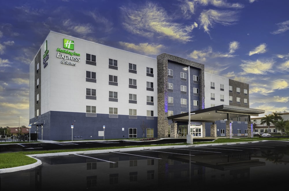 Holiday Inn Express & Suites - Fort Myers Airport, an IHG hotel - Estero, FL