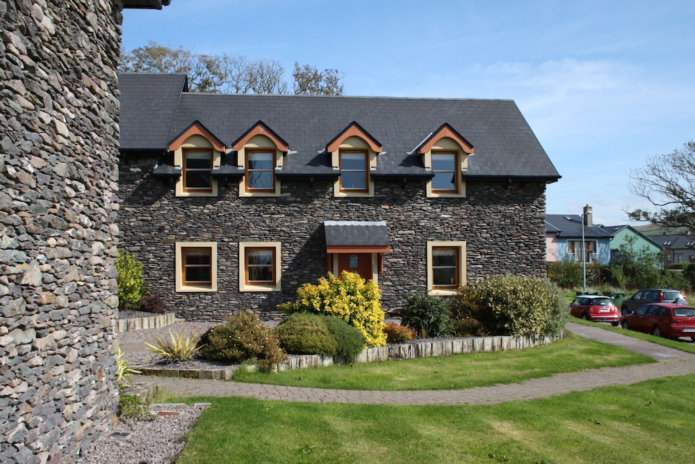 Dingle Courtyard Cottages 2 Bed (Sleeps 4) - County Kerry