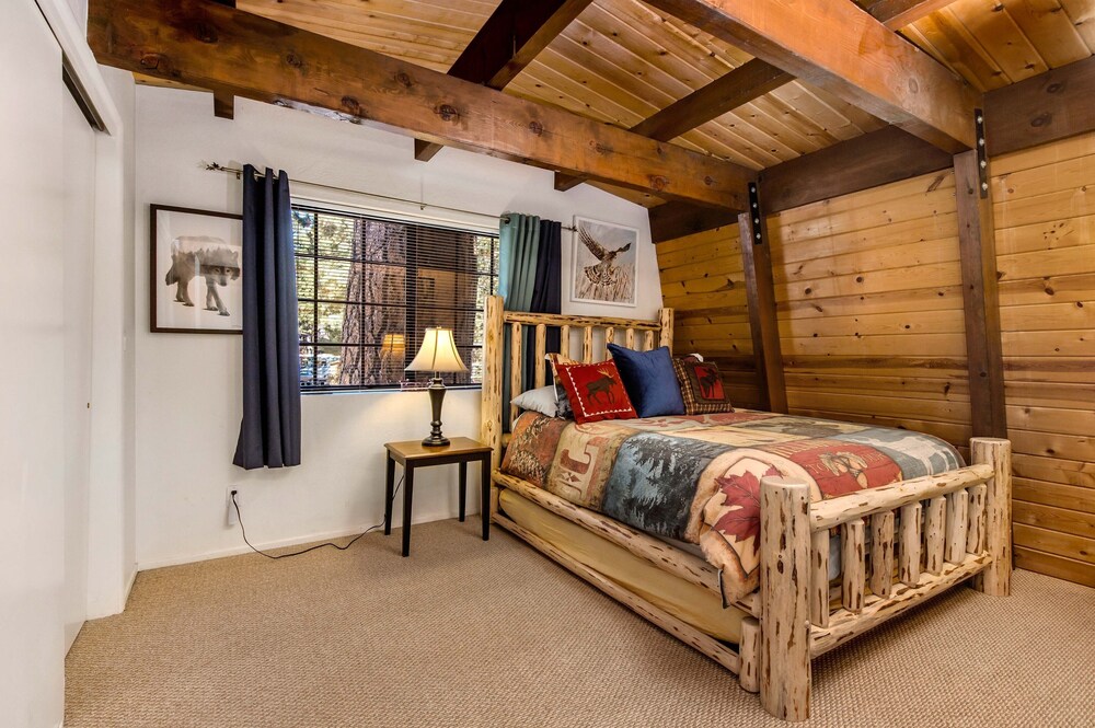 Beautiful Cabin With Hot Tub Close To The Lake, Village & Slopes. Cozy And Clean - Fawnskin, CA