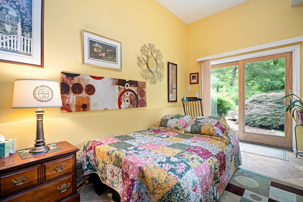 River Retreat With Private Apartment And Deck On The Beautiful Delaware River - Doylestown, PA