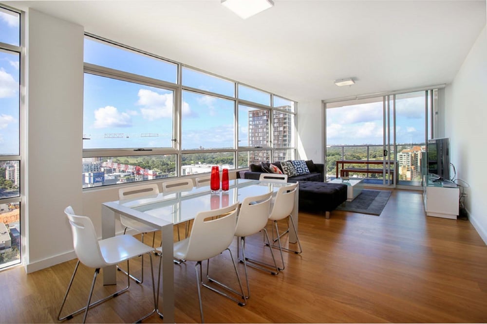 Modern And Bright 3br Executive Apartment In Zetland With Views - Surry Hills