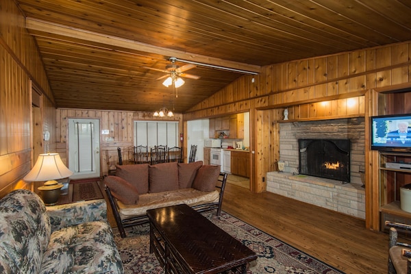 Brick Lodge Vacation Cabin - Indiana